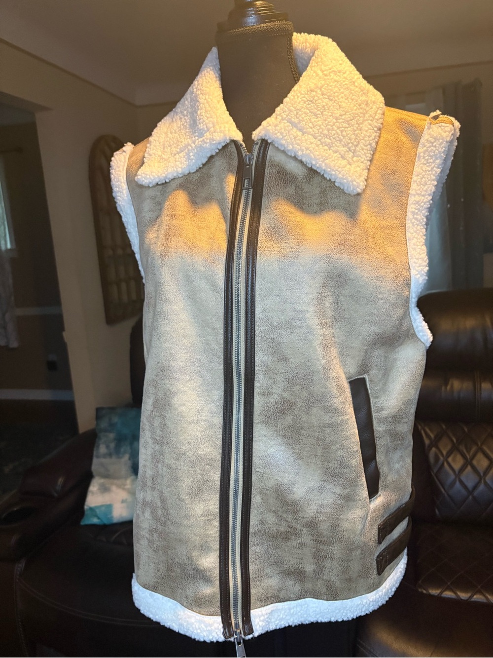 Women’s Wild Fable Faux Leather Vest Size Med